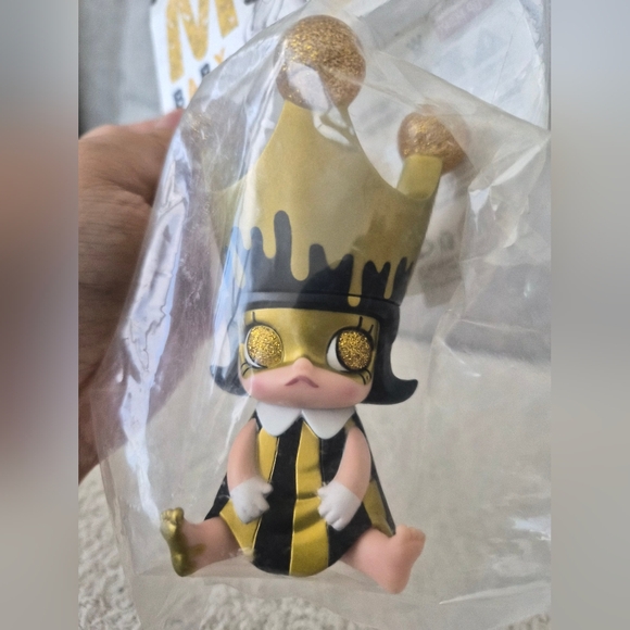 Pop Mart Baby Molly Golden Drip Gold Stains Figure *RARE* - Picture 6 of 8